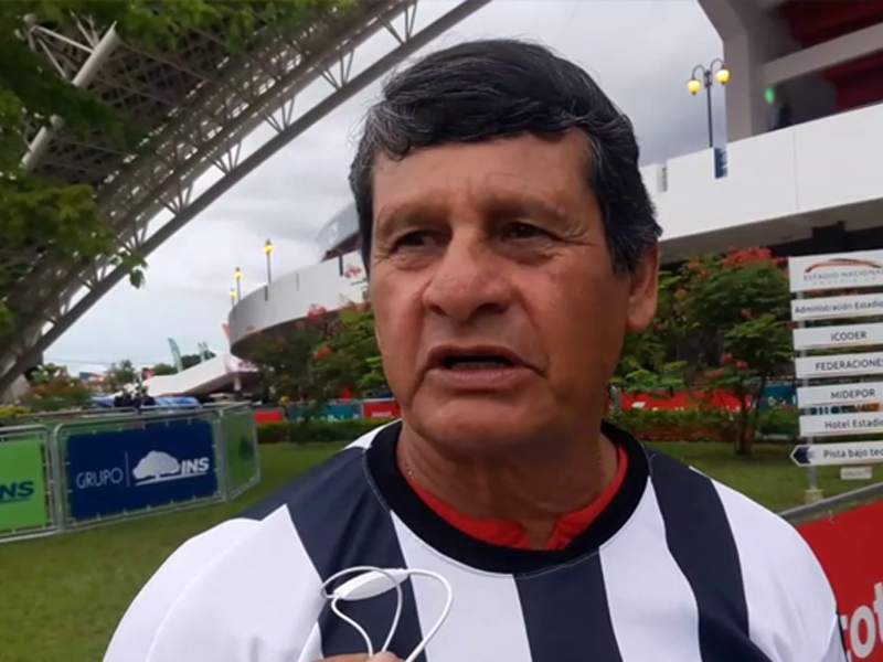 Róger Flores tuvo una gran treyectoria en el fútbol costarricense.