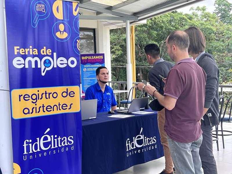 Las empresas también tienen vacantes en otras áreas por lo que recibirán currículos de todas las carreras.